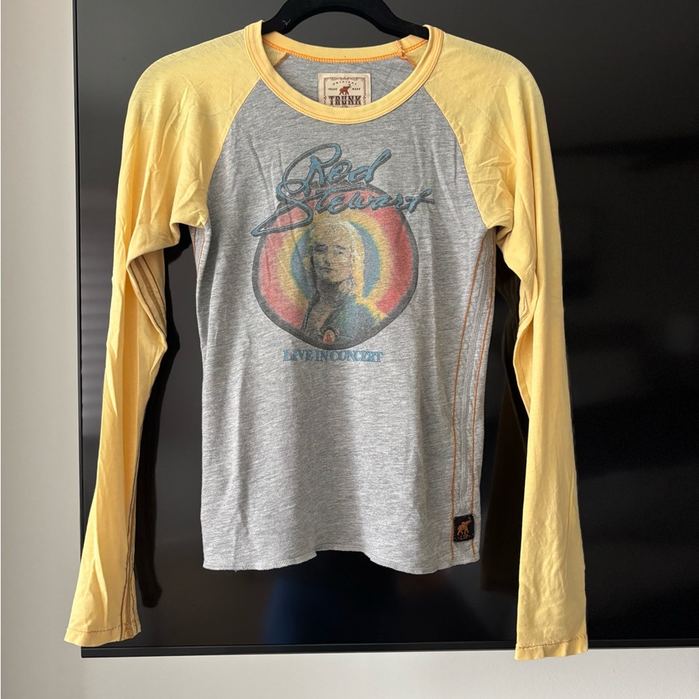 Trunk Vintage Graphic Long Sleeve Tee - Yellow and Gray - Picture 7 of 9